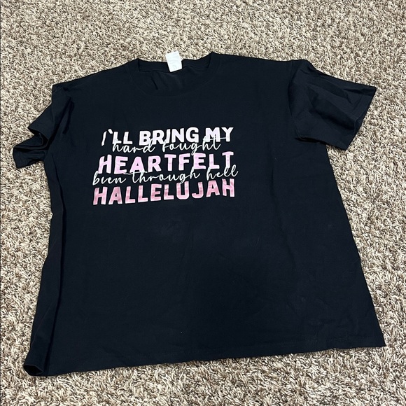 CHRISTIAN Tops 🤍 - Picture 6 of 8